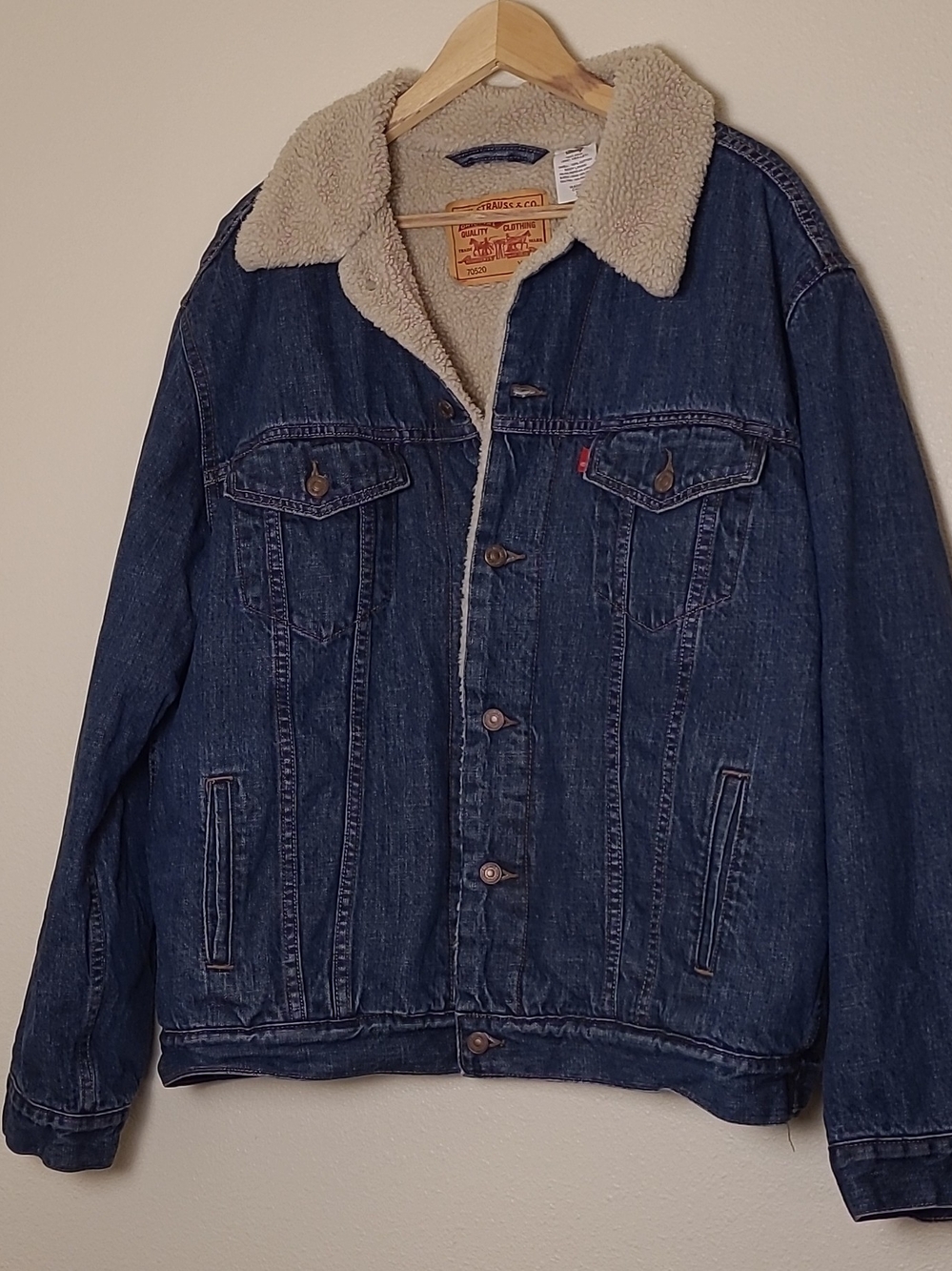 Vtg Levi's 70520 Mens Sherpa-Lined Denim Jacket - Dark Blue with Cream Collar